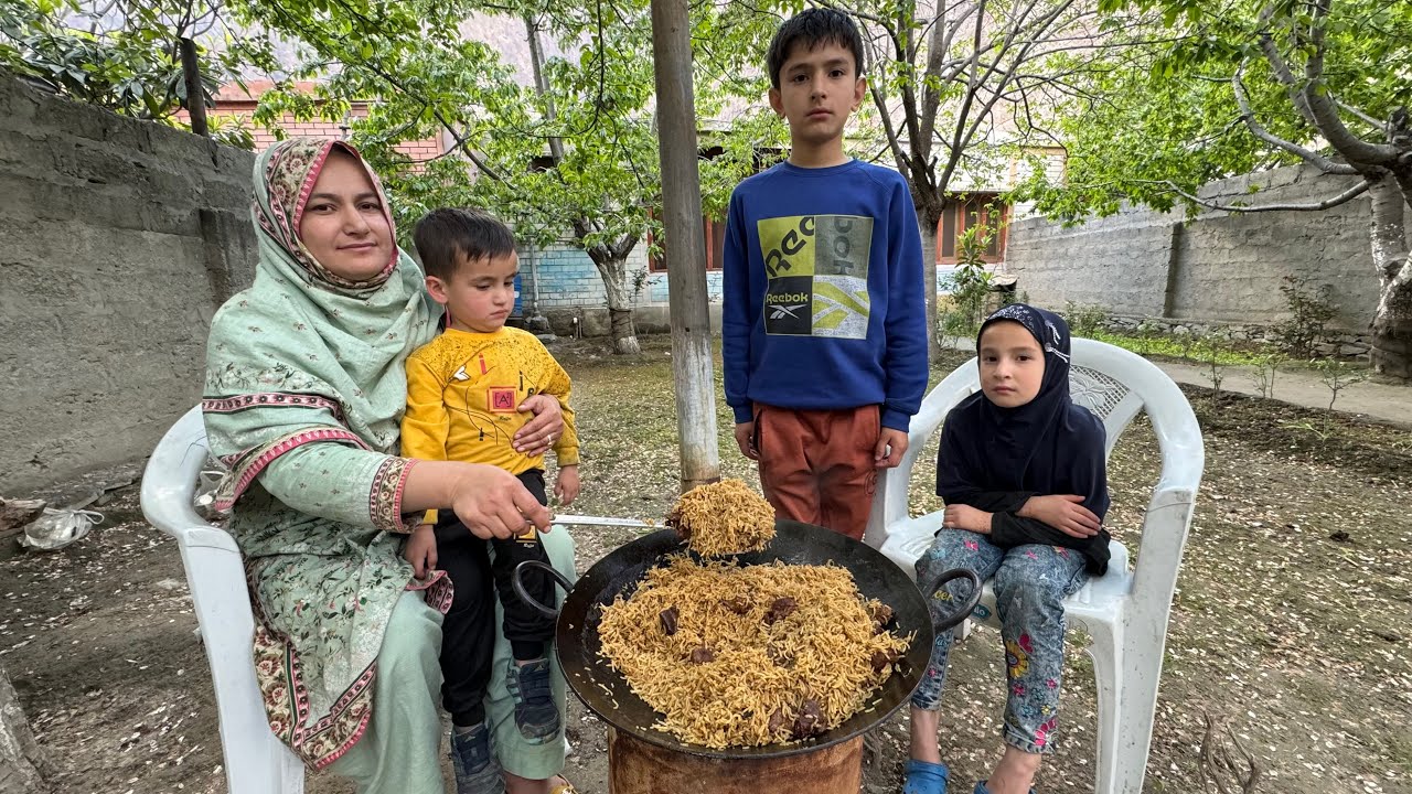 Cooking Beef Pulao In Desi Style | Mountain Village Life In Gilgit Baltistan - Pakistan |