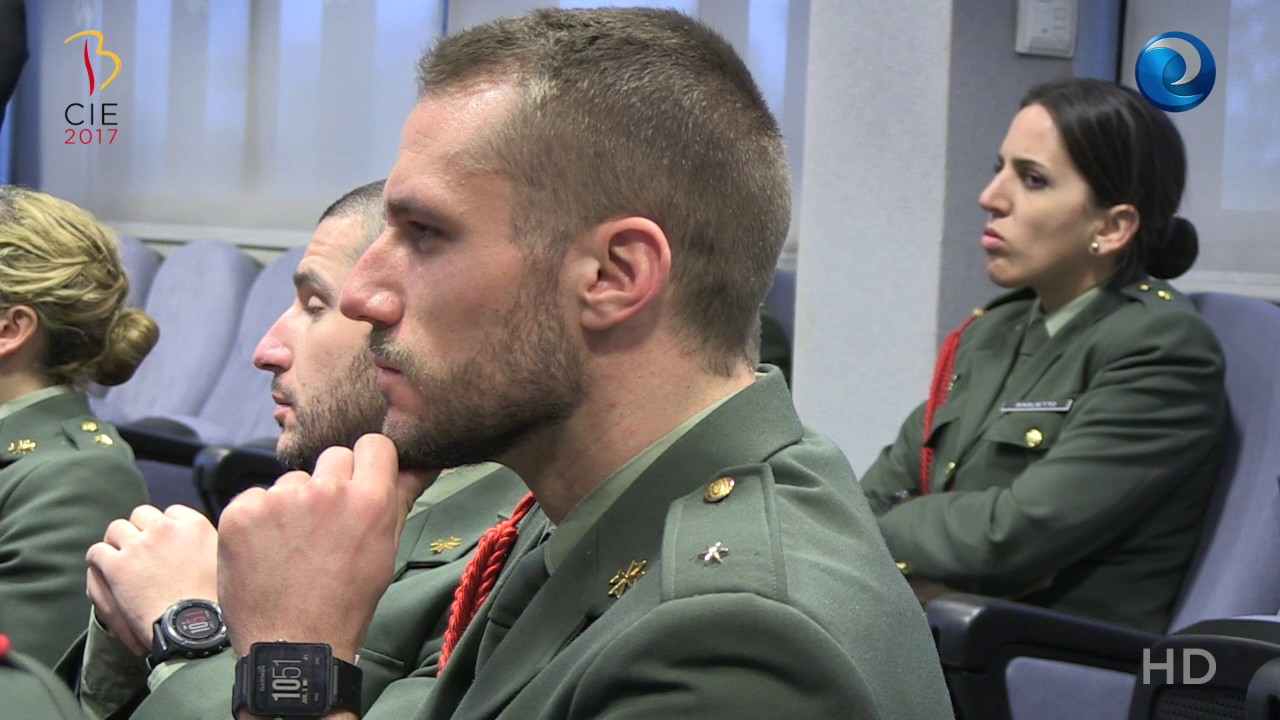 Nuevos puentes entre la enfermería civil y militar