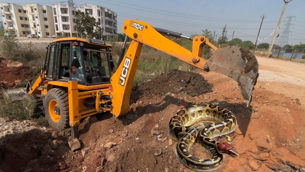 Futting khodai jcb 3dx plus ke chalte ye kay ho gaya 😱#jcb #driving #damfar #jcbtractor 