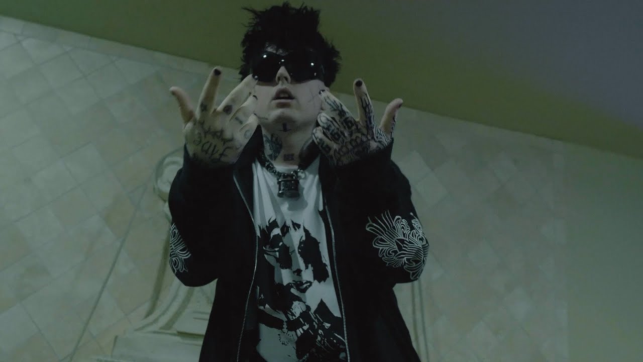 Chris Miles (feat. Bamby H2O) HIDE N SEEK