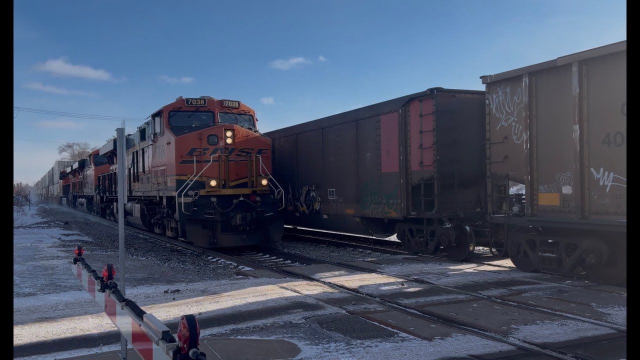 Subzero Train Meet:  BNSF 8535 East Coal meets BNSF 7038 West Z