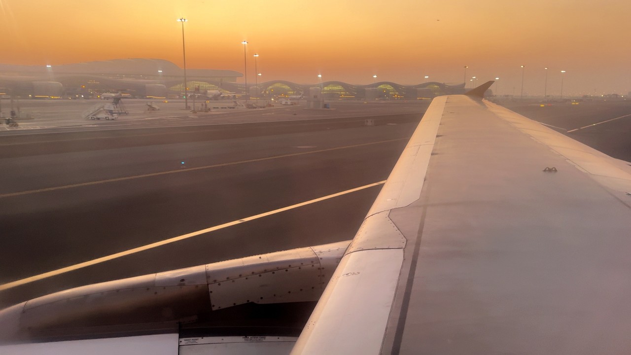Beautiful Sunset Landing in Abu Dhabi – Etihad Airbus A320