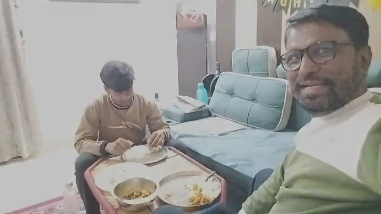 आज दिन के भोजन में अपने पहाड़ी खाने का मजा लिया फ़ाणू और भात।