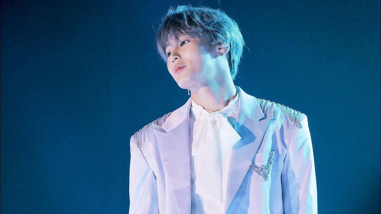 0803 하성운 HASUNGWOON 부산 콘서트 셍뽕차는 블루메이즈 직캠 | Truelv