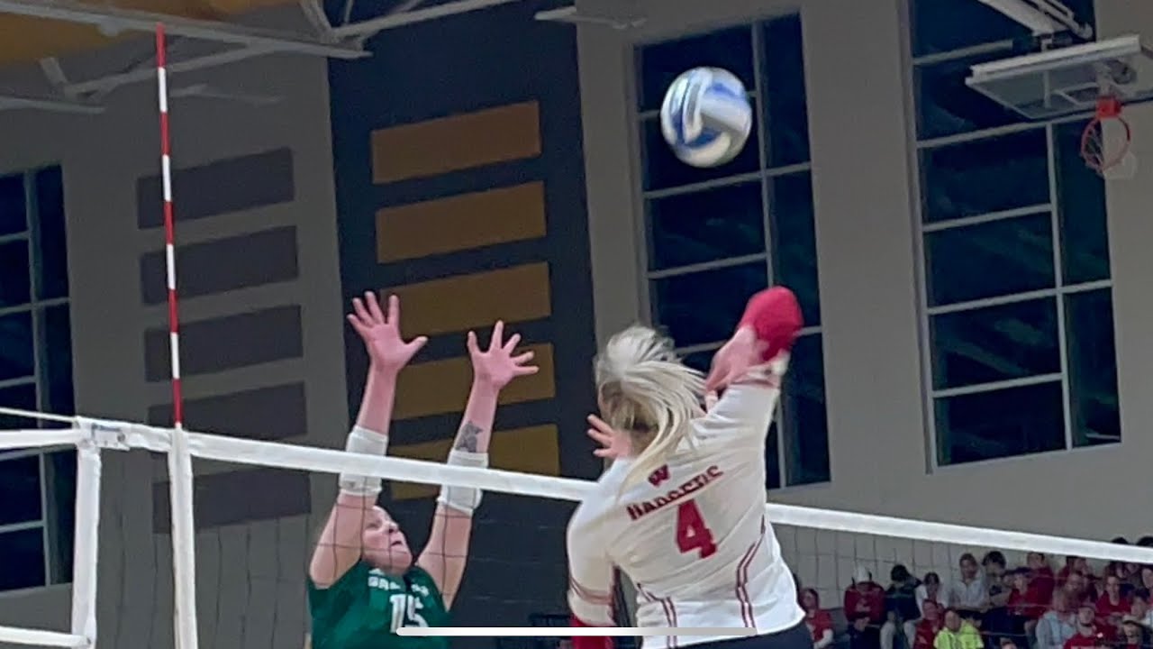 UW Green Bay vs. UW Wisconsin [NCAA Women's Volleyball] (March 29th, 2022)