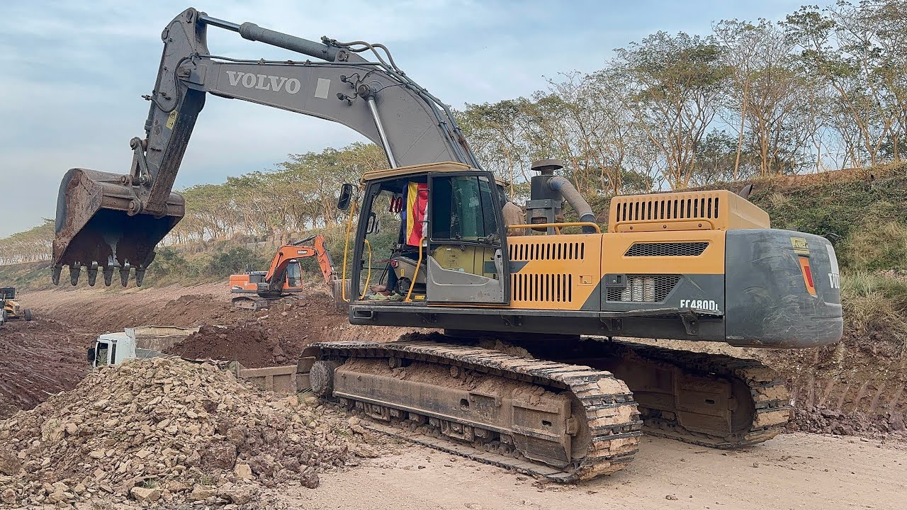 Excavator EC480DL & Doosan DX220 Working with 41 Ton Dump Trucks | Massive Land Digging Project!