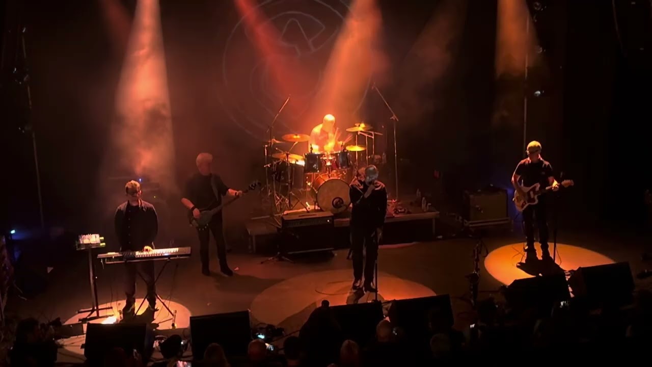 SAD LOVERS & GIANTS GAGARIN 205 ATHENS 2025 6