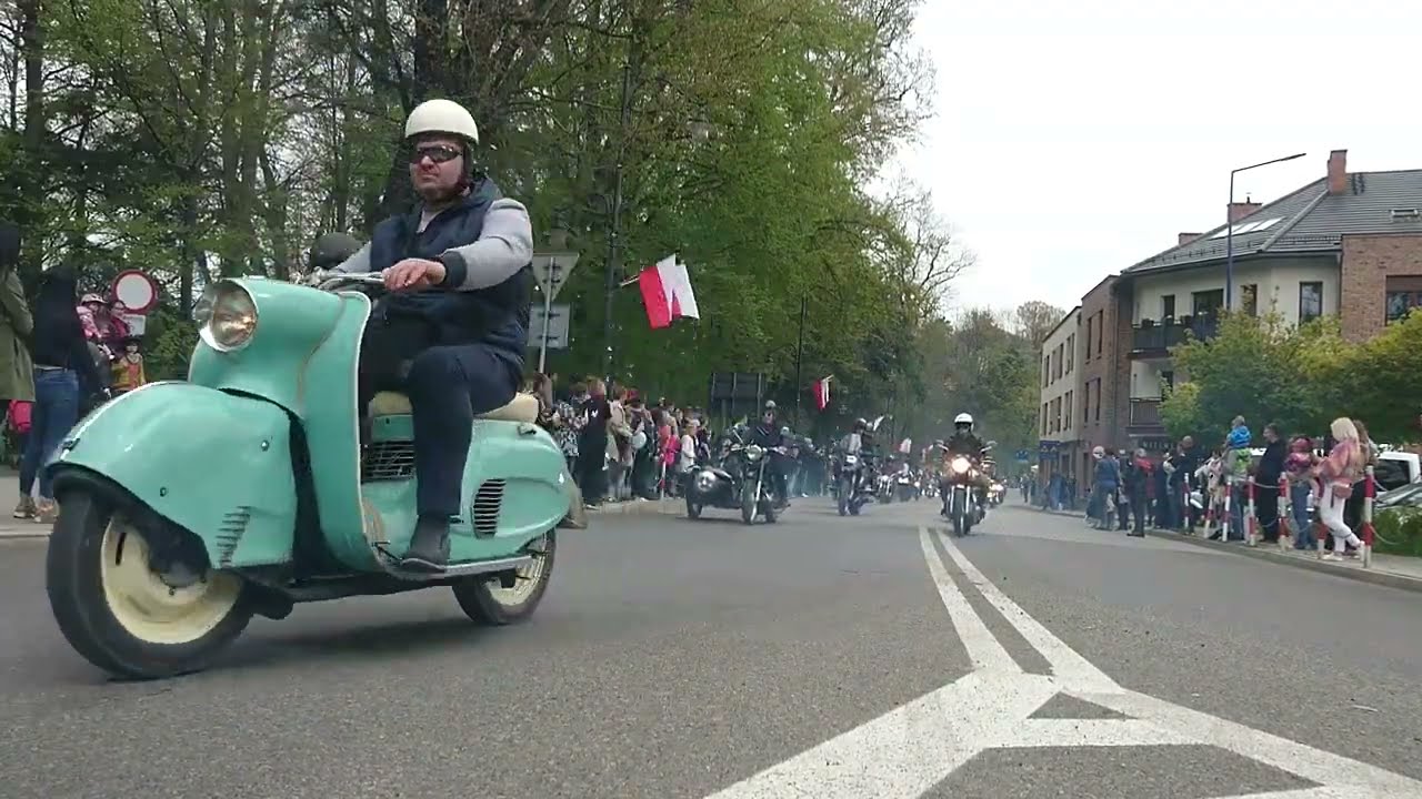 MOTOSERCE 2022 Pszczyna - start parady motocyklowej.