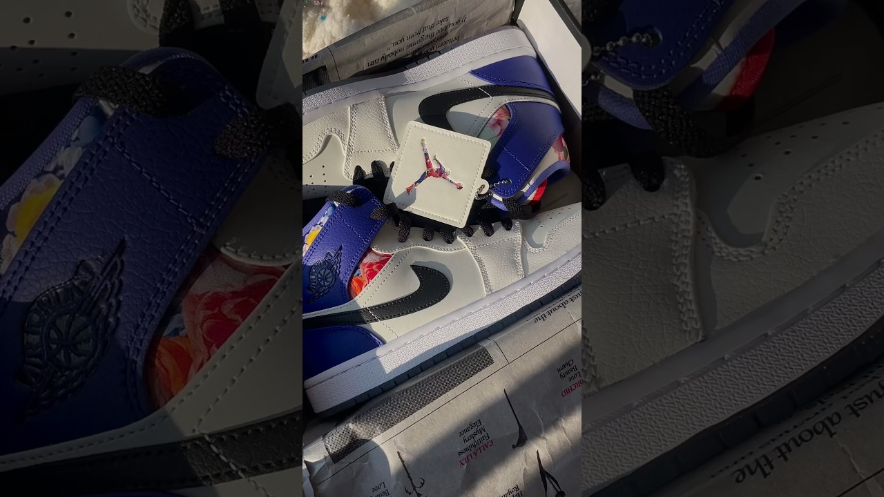 AJ1 Mid «Valentine's Day Flowers»  