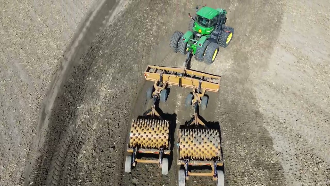 Leveling a Low Channel in a Corn Field - with the Strobel HD20 & Dual Earth Packers: STEP #2