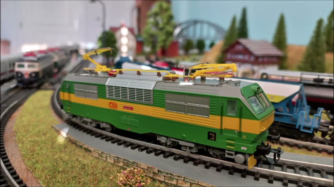 TT vláčky/TT Bahnen/TT scale trains 24: Řada 150 - vlajková loď ČSD