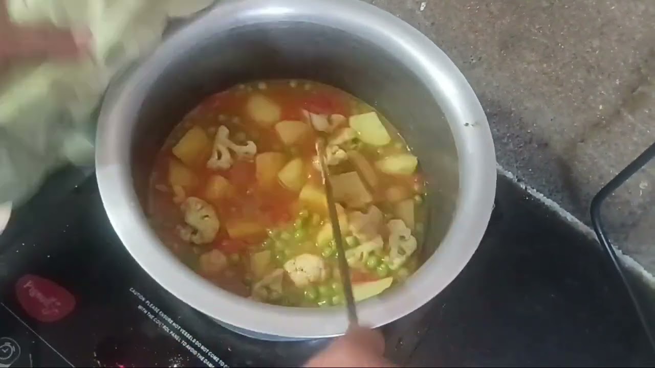 Veg Pulaow Recipe👍 Like💬 Comment🔔 Subscribe to Cooking with Tabassum for more easy & tasty recipes.