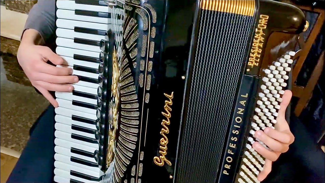 Sanie cu zurgalai pian si acordeon