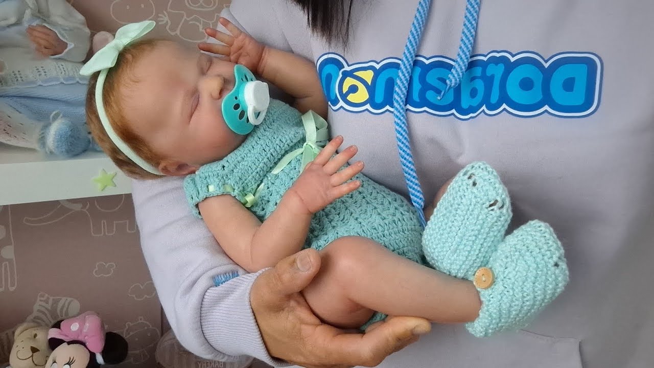 Continuamos roupinha de crochet color verde com a zaya