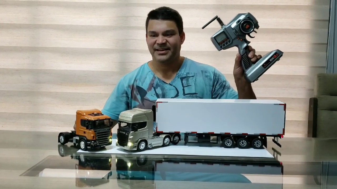 Mini Scania Welly  1:32 com controle remoto e carreta feita de chapa de pvc