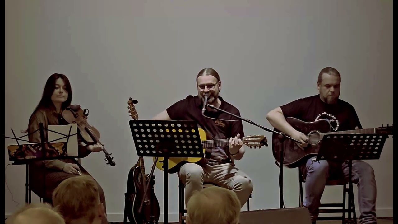 Dziewczyna się bała pogrzebów / Przemysław Lembicz, Piotr Lembicz i Emilia Pęgier