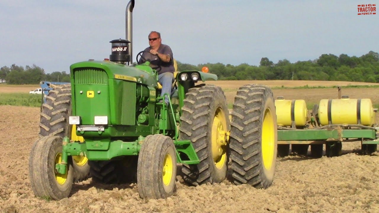 JOHN DEERE Tractors Planting Corn