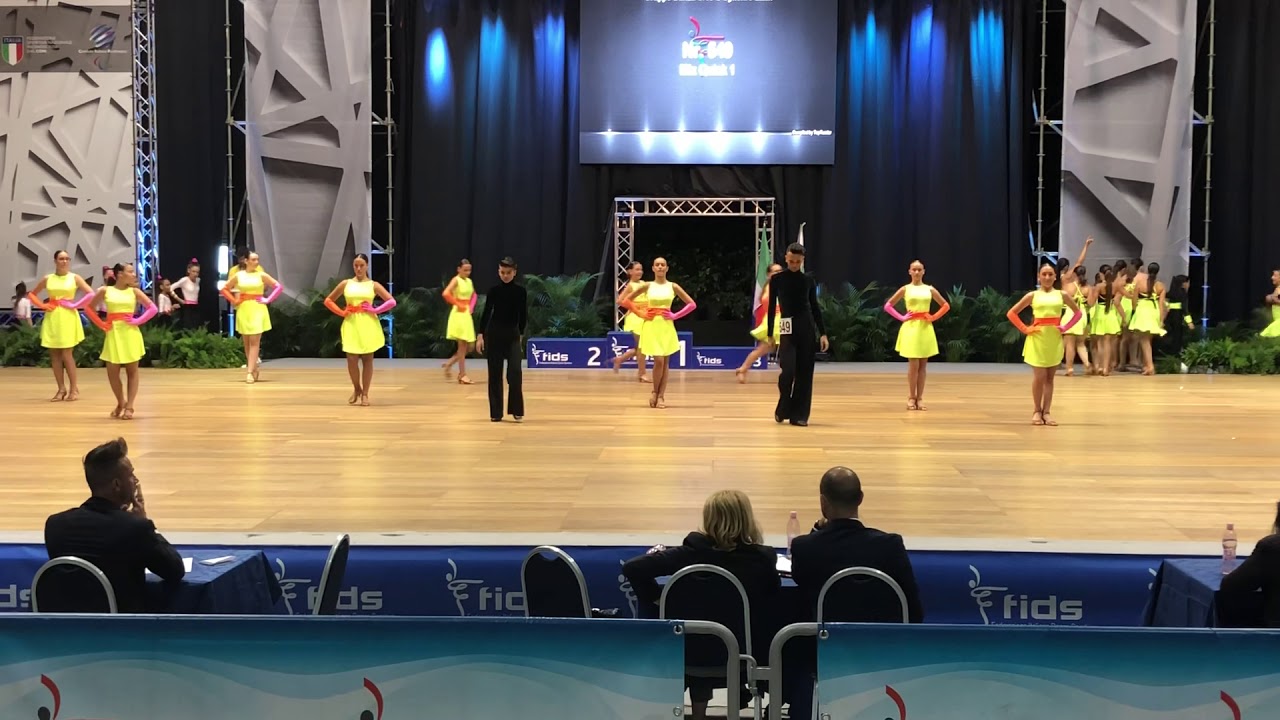 Campionato italiano Rimini 2018 sincro Latin under 15 1 posto Puglia Quik dance