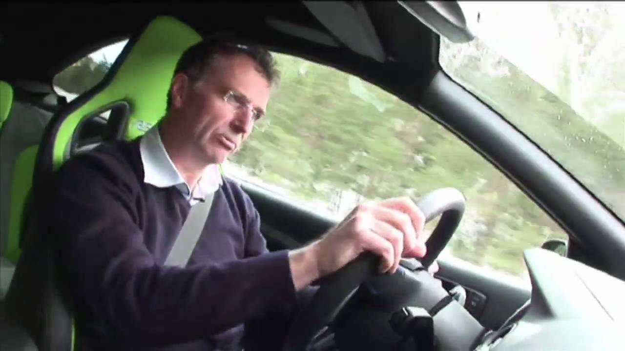Ford Focus RS driven - What Car?