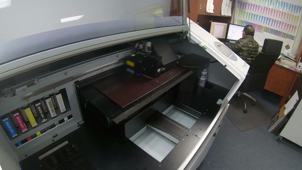 Printing Book covers with the Roland LEF2-200 VersaUV Printer