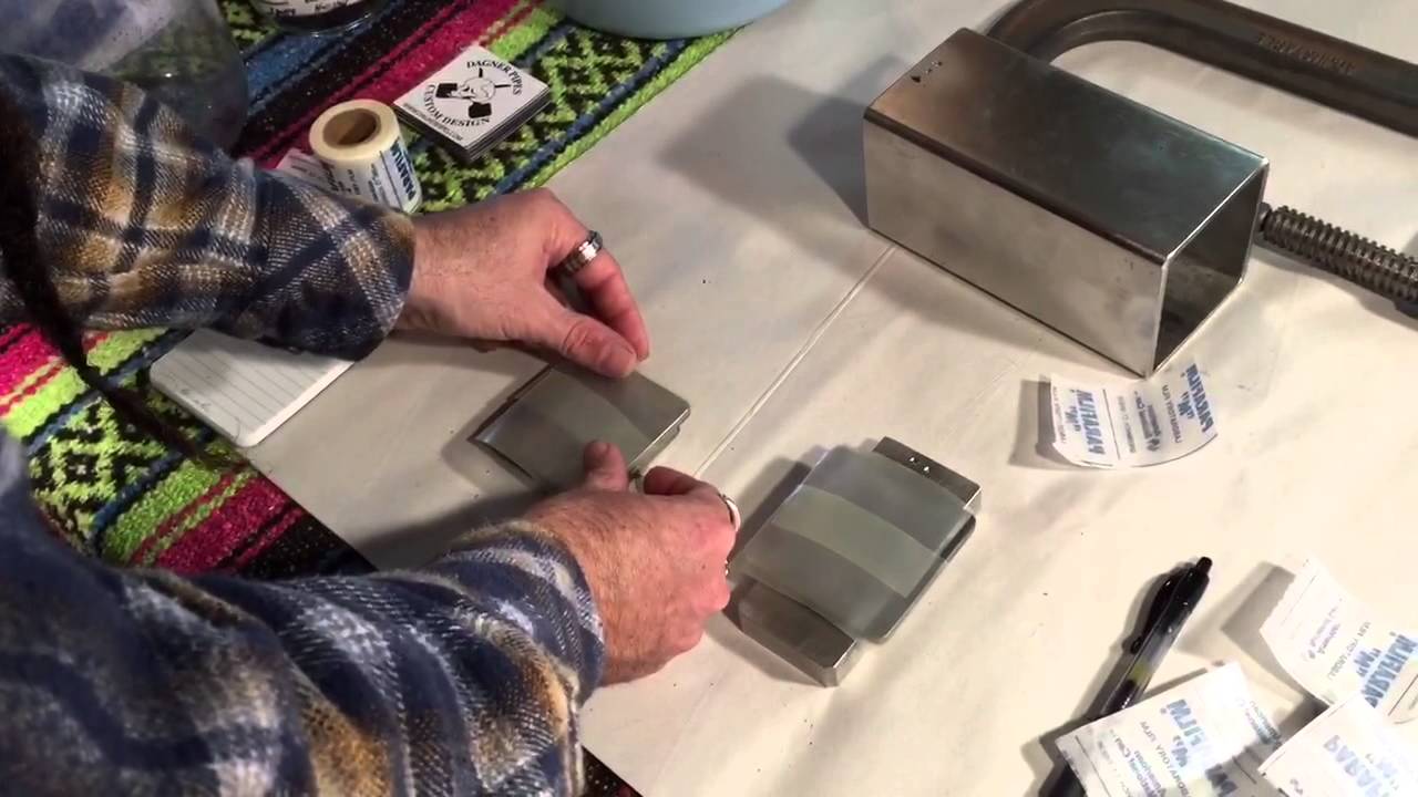 Pipe Smoking: How to press tobacco
