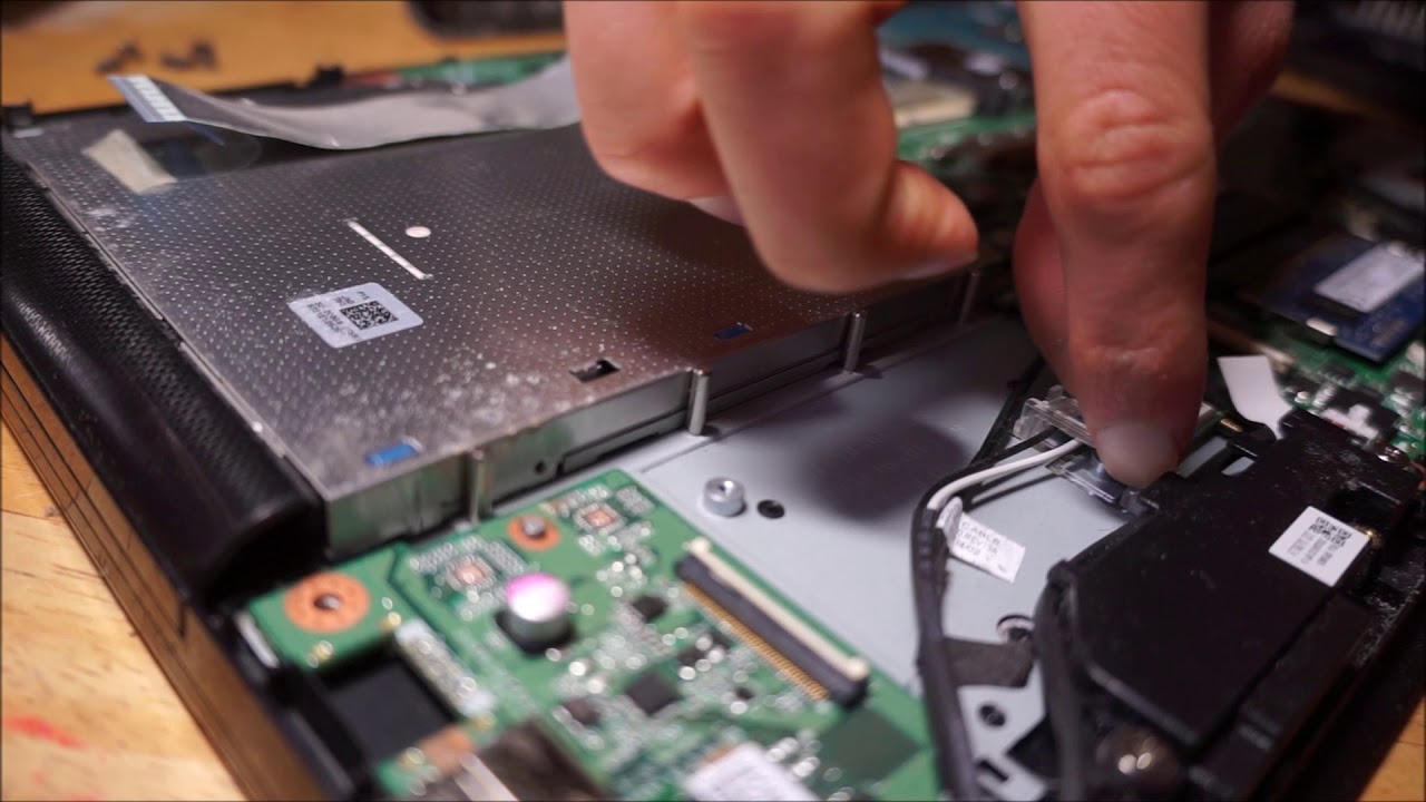 Fixing Wifi Problem: Toshiba Satellite C55-C. Reseat Wifi Card