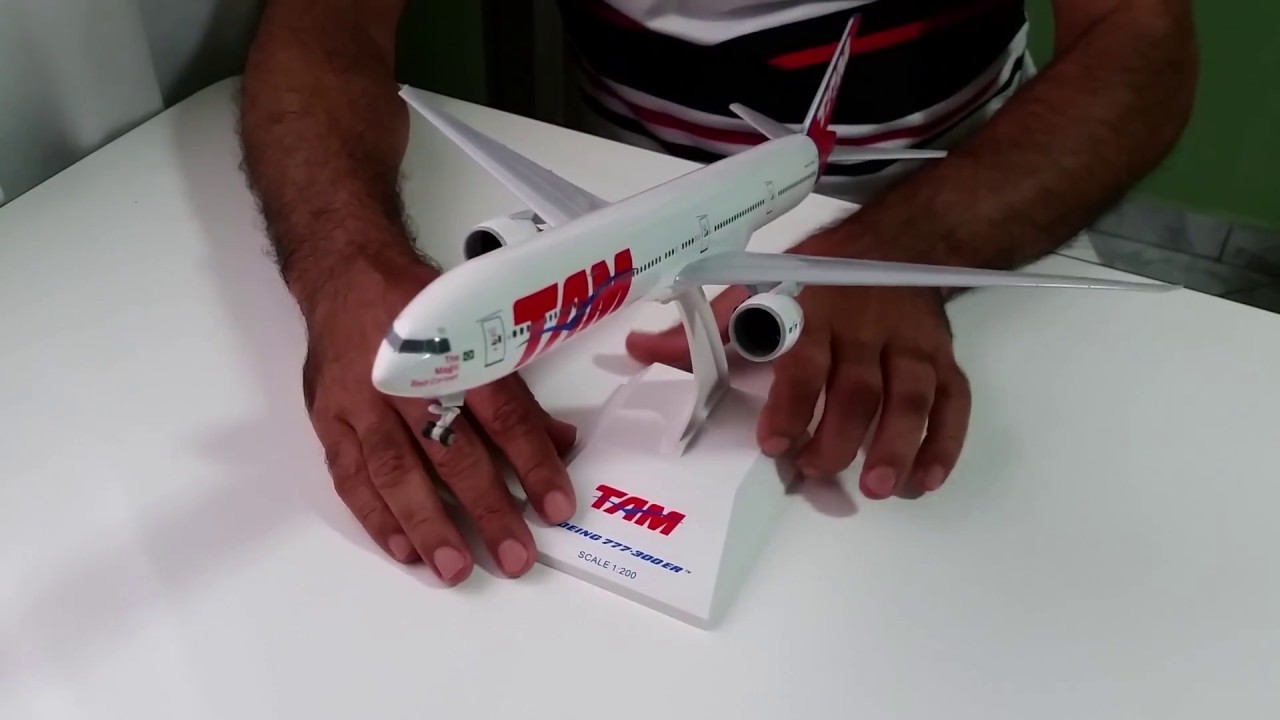 Miniatura de Avião 777-300ER TAM Scale 1/200 skymarks ( Unboxing )