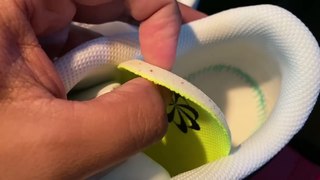 Nike Court Royale 2