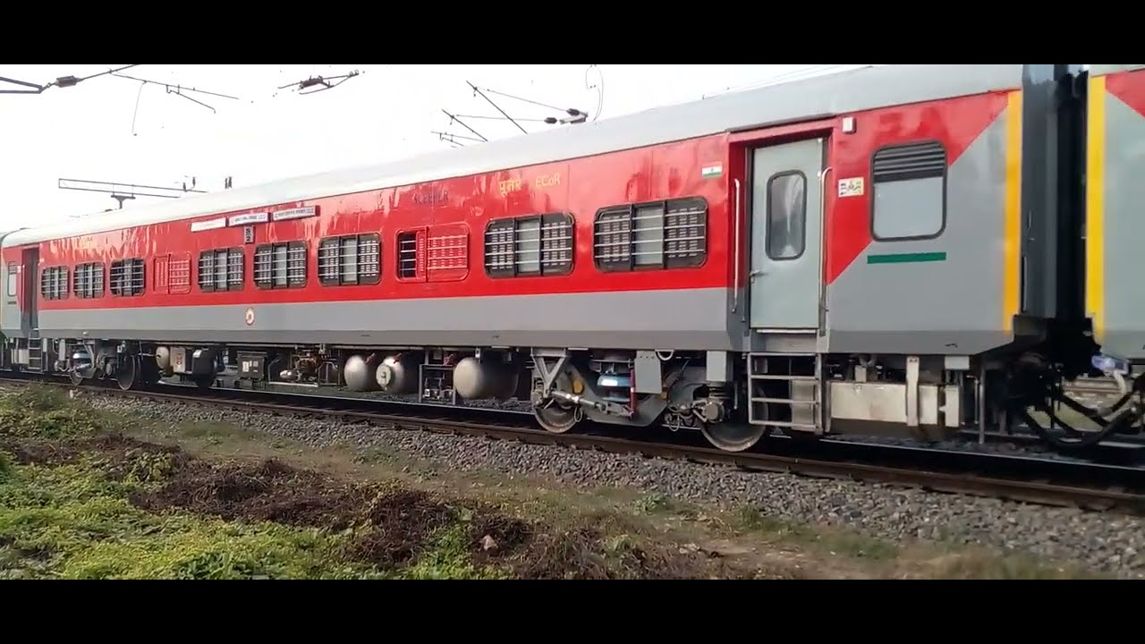 12334 Prayagraj Rambag- Howrah Vibhuti Express Depart From Prayagraj Rambag PF No- 01