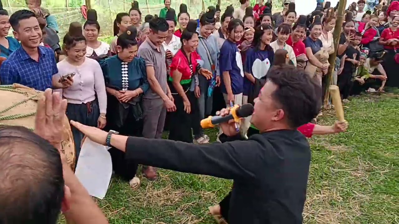 Tiếp pày trò chơi Bản nệm pi nọng tỏn le 