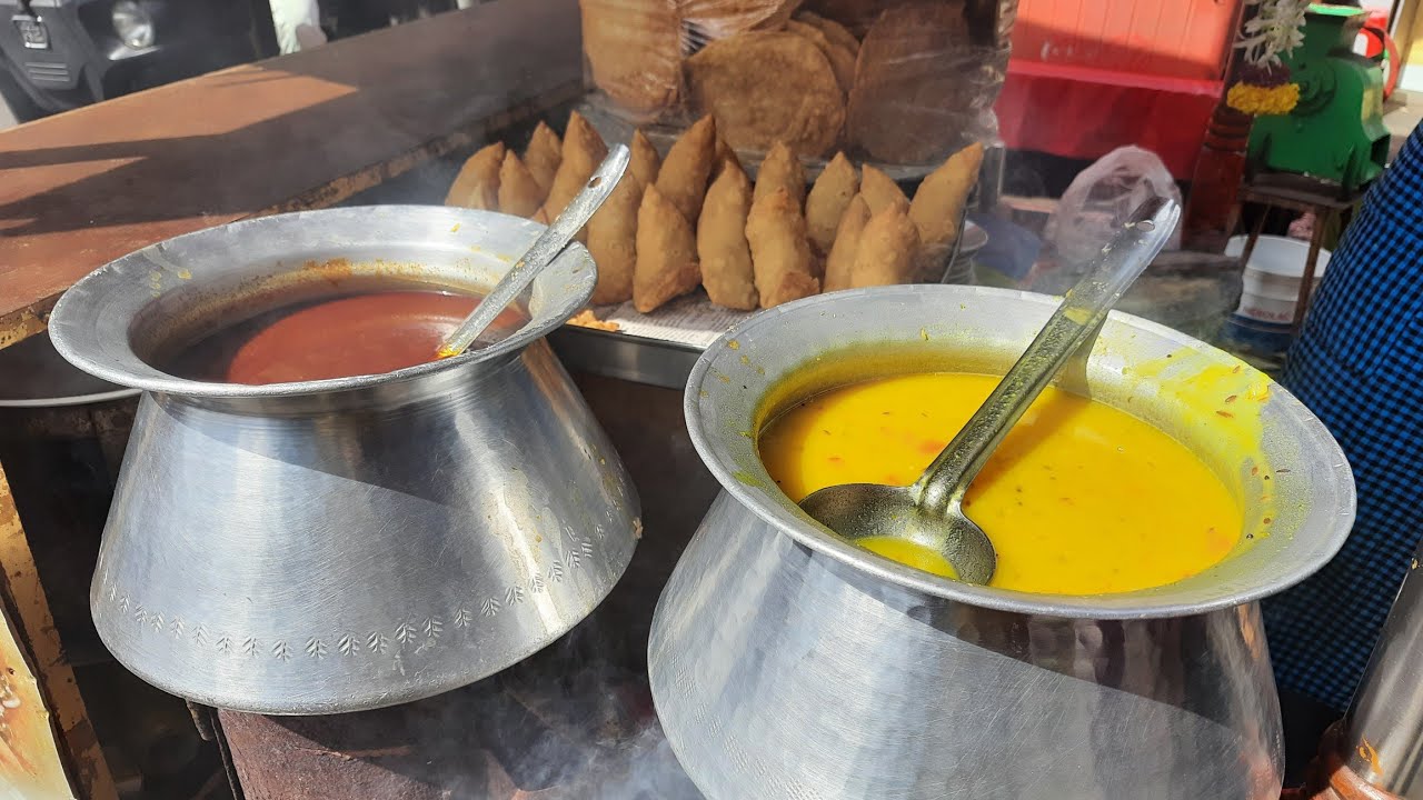 Cheapest Dal Pakwan And 🌶 Spicy Samose Chhole | Pune Street Food