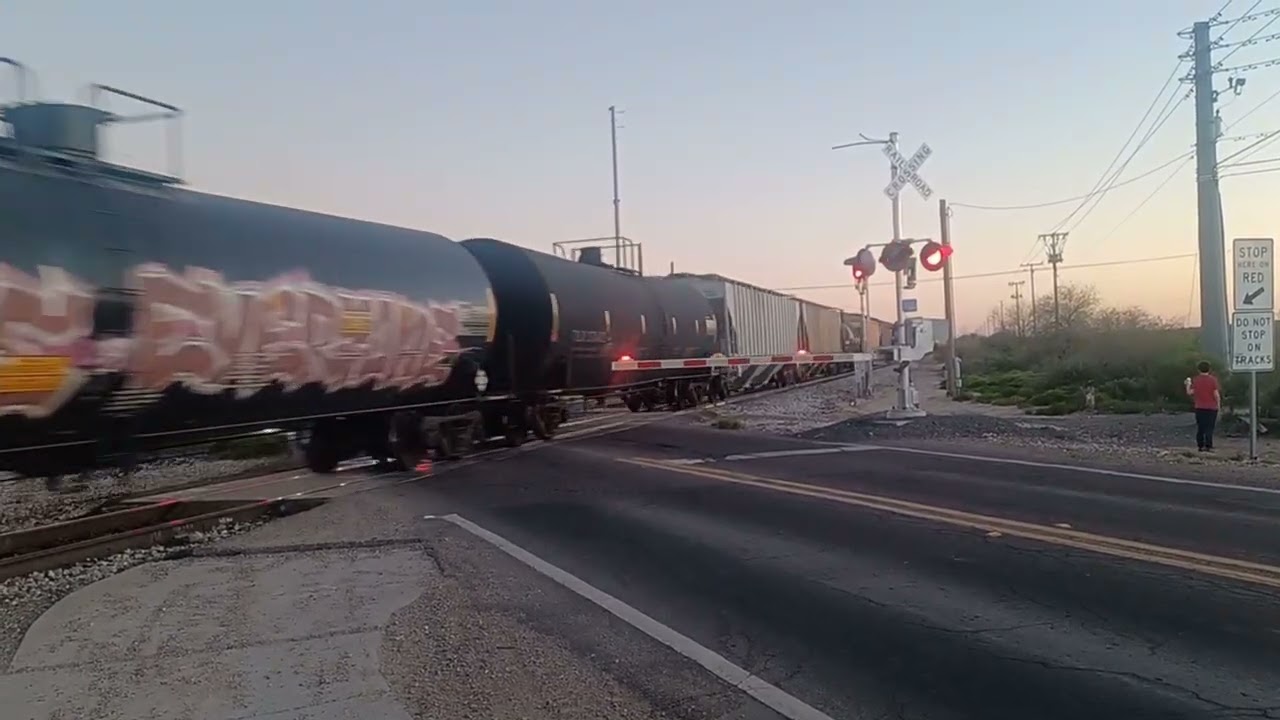UP 5683 leads a inbound with a dpu towards Phoenix az