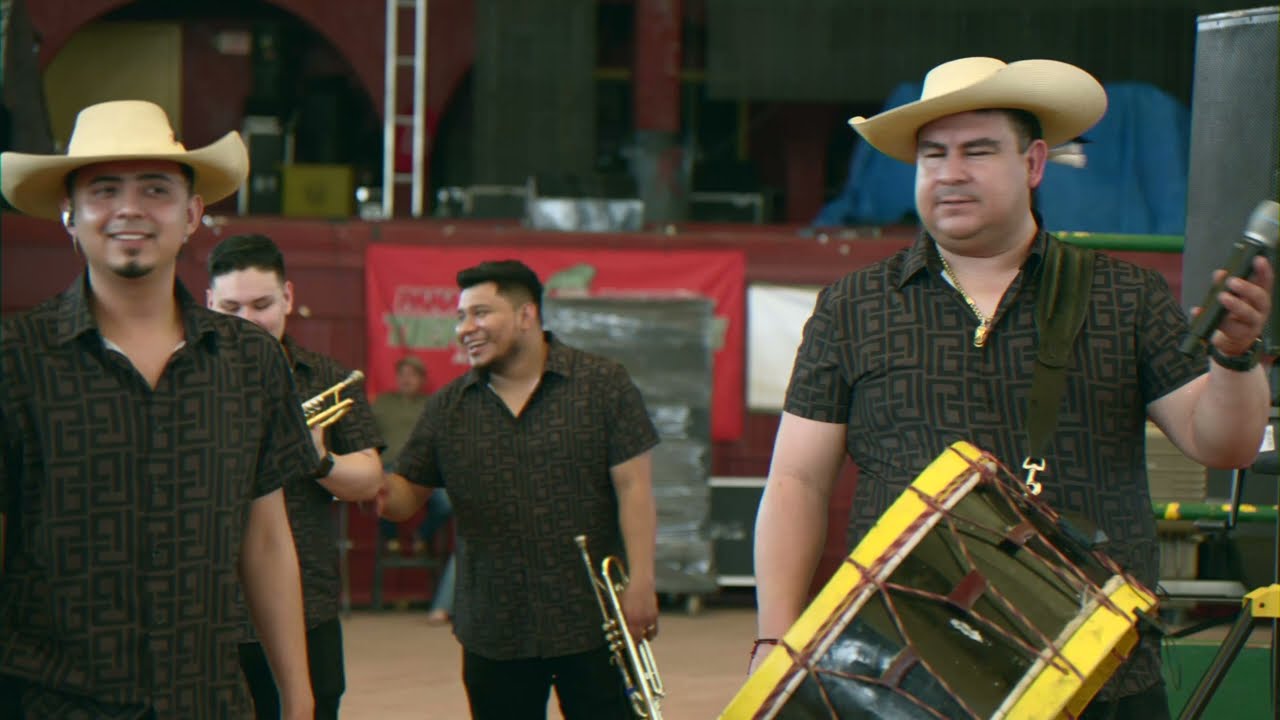 Media Vida - Banda Rio Balsas Desde La Plaza Garibaldi En Houston texas