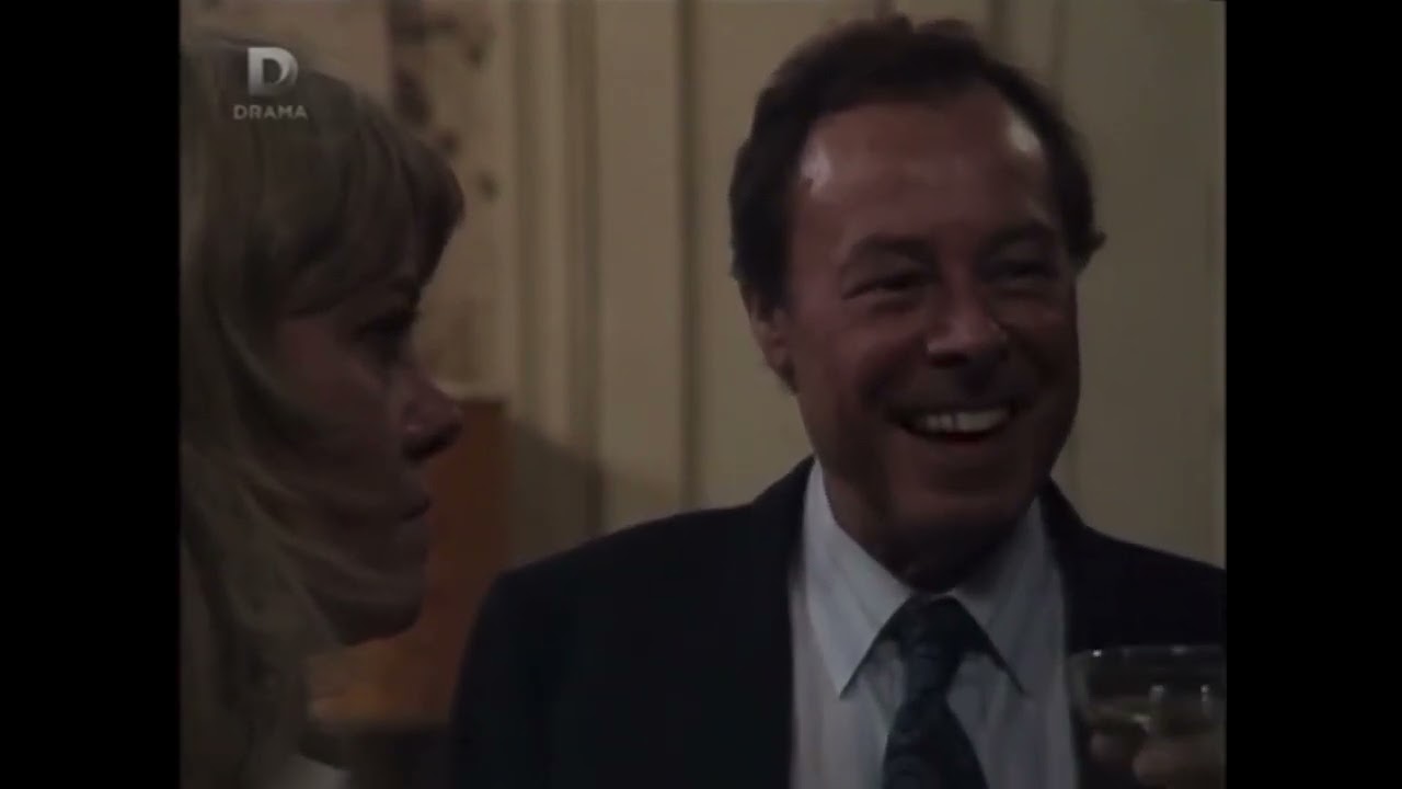 EastEnders - Arthur Tells Pauline He Stole The Christmas Club Money (18 Sept 1986)