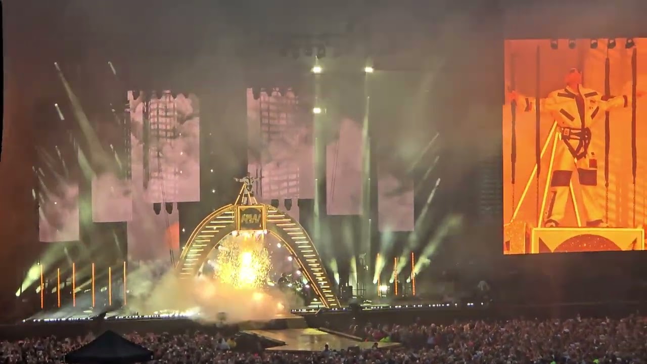 Opening/Rocket/Let me entertain you @robbiewilliamsvideos in Munich 26.07.2025