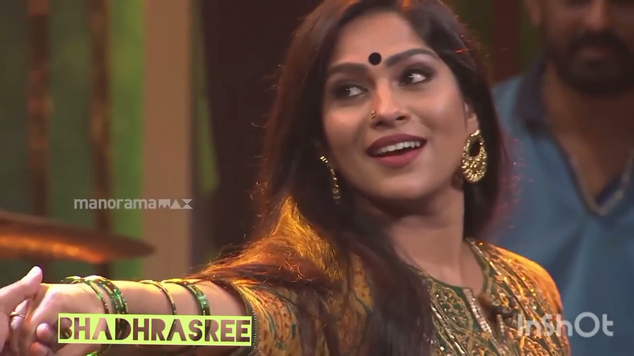 കണ്ണാടികൂടുംകൂട്ടി കണ്ണെഴുതി പൊട്ടും കുത്തി.. ♥️♥️♥️ നമ്മുടെ സീതേന്ദ്രിയം..