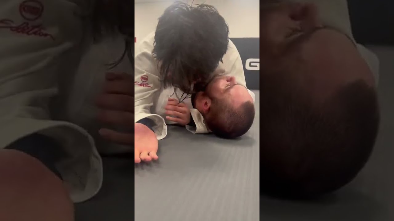 Ezekiel choke from mount | BJJ submission