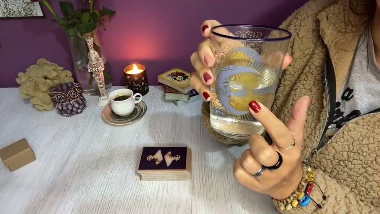 Katina Aşk tarotu ile Onunla Olur muyuz? Geleceğimiz var mı? @aysegulerginvlog Abone Ol ✅😍