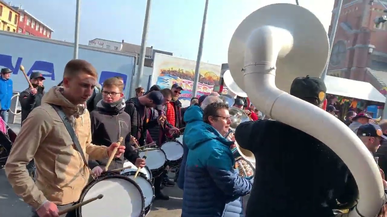CARNAVAL DE LA LOUVIÈRE 2019 PAS DE CHARGE