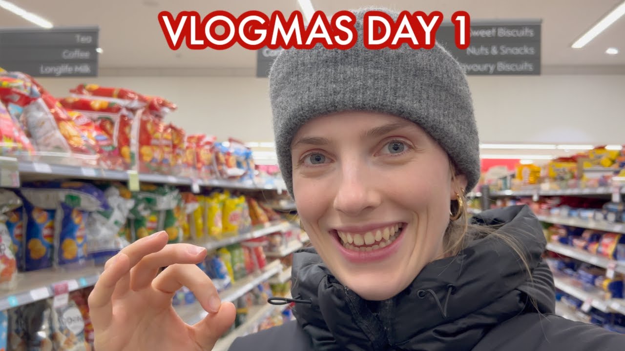 Christmas snacks, theatre and my new room 🎄VLOGMAS DAY 1