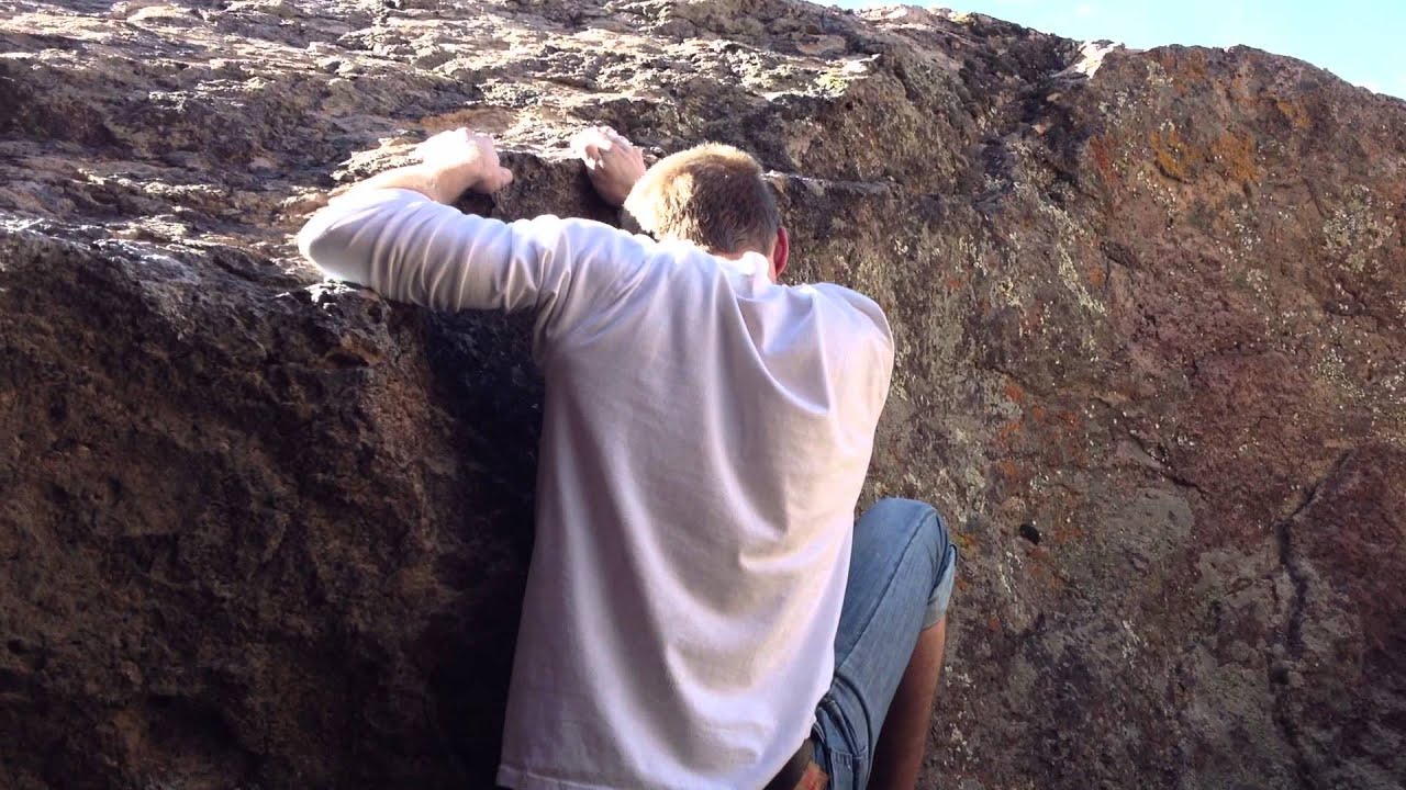 Rock climbing Sad boulders, maximum relaxum V3
