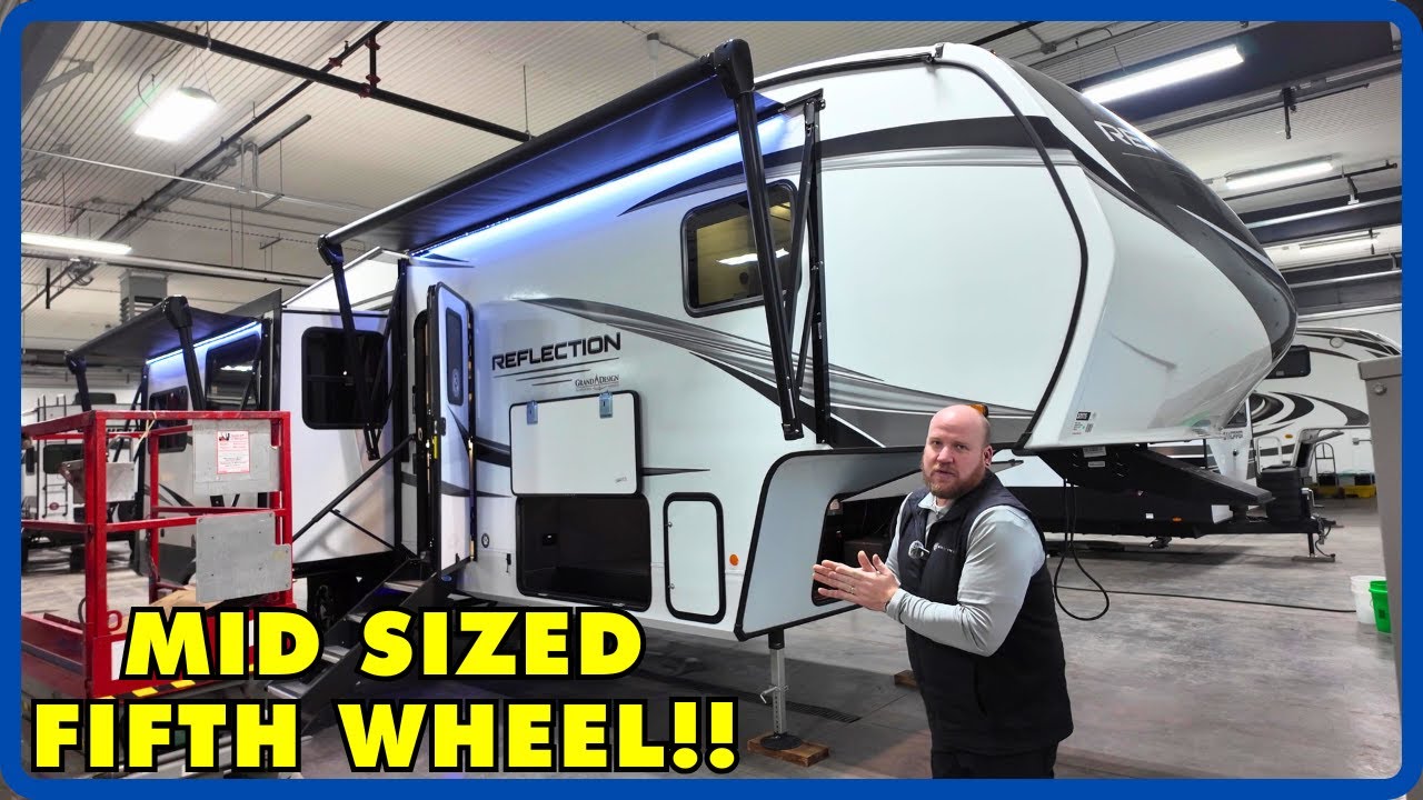 Rear Living Fifth Wheel under 35' & 10,000lbs! 2025 Grand Design Reflection 303RLS
