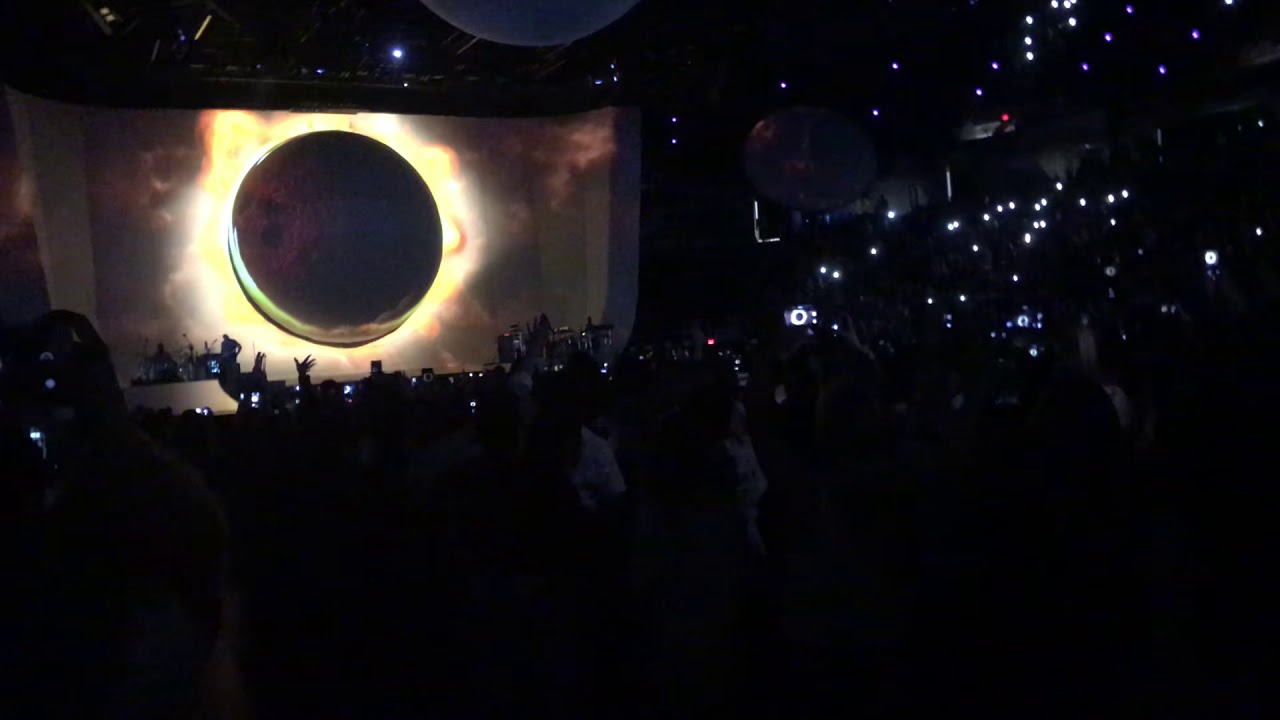 Intro/Raindrops/God is a Woman- Ariana Grande Live Sweetener Tour Albany