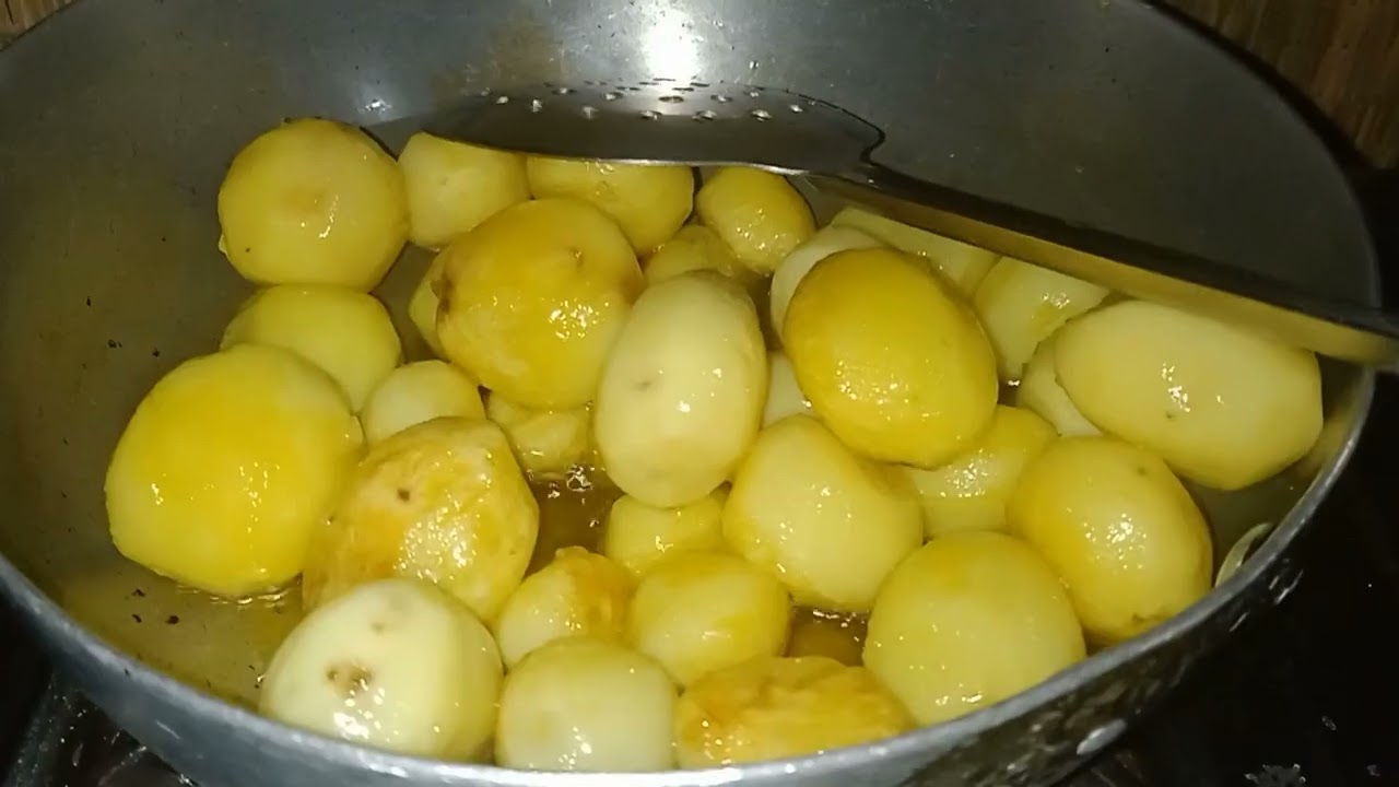 Dum aalu recipe ase bnane tasty dam aalu #recipe #tastykhana #fyp #youtubeshorts #cooking #foodie 