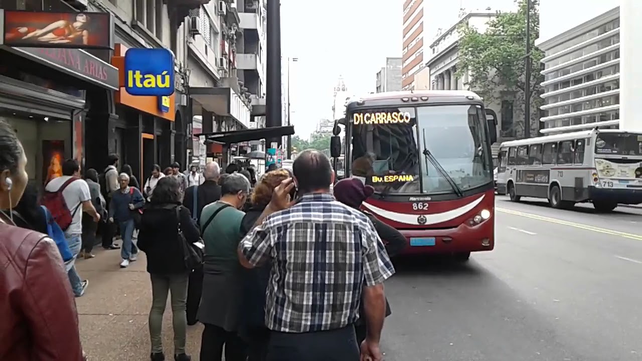 Tour of Avenida 18 de Julio in Montevideo, Uruguay