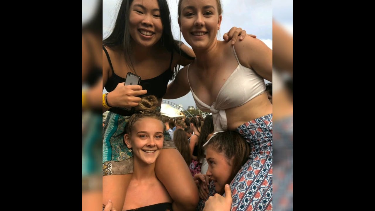 Shoulder rides,2&2,girls