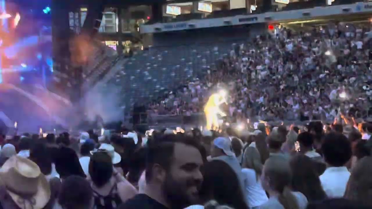 Jordan Davis - What My World Spins Around (Live) - MetLife Stadium, East Rutherford, NJ - 7/20/24