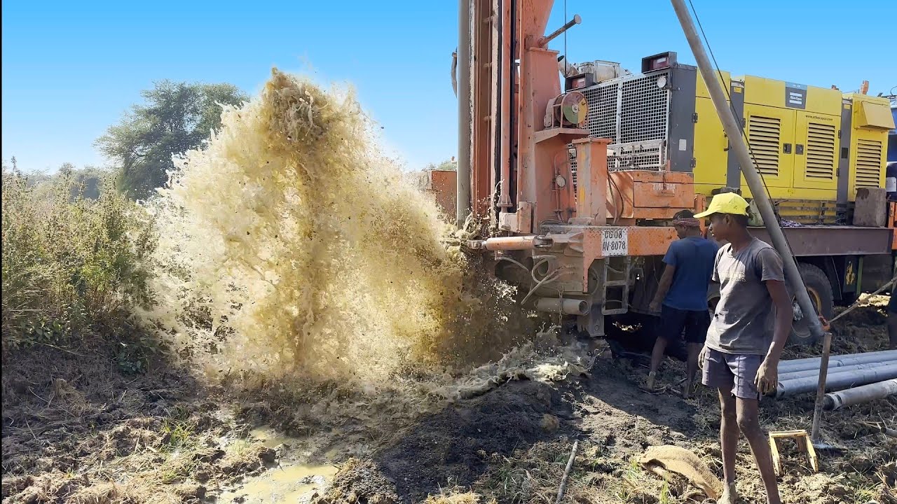 Borewell drilling from village || 150 फीट मे फूल पानी || live camera video