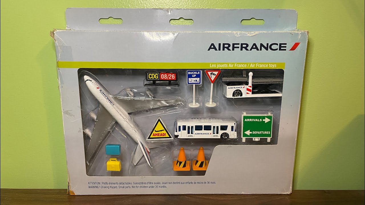 Обзор игрового набора Daron Realtoy Air France A380 Airport