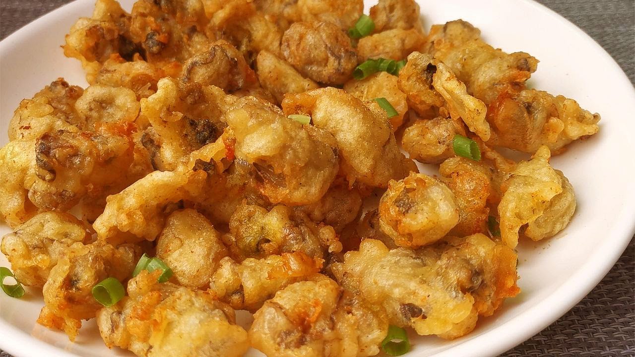 传统名菜炸蛎黄，是加面粉还是加淀粉？看看福建大姐是怎么做的【雨铭轩说美食】